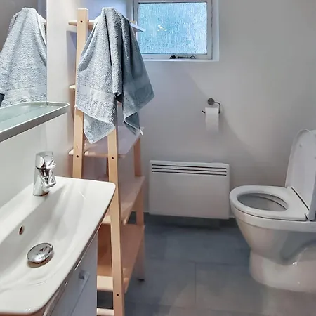 3 Bedroom Awesome In *